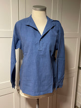 Load image into Gallery viewer, Blue Linen Busserull