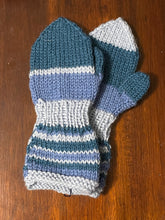 Load image into Gallery viewer, Hand knit child mittens
